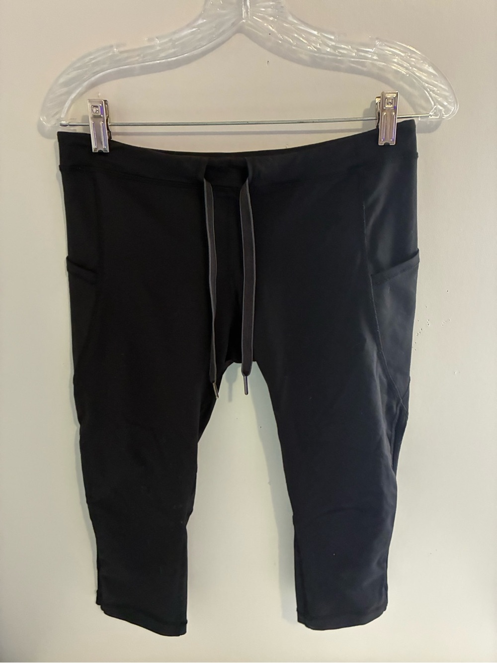 Lululemon Black Crop Leggings With Tie & Pockets SZ 8